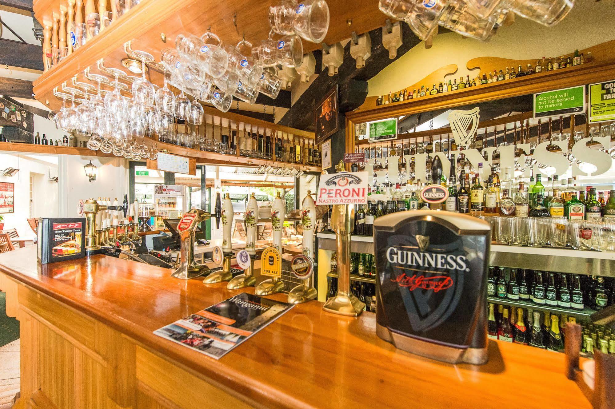 Rutland Arms Inn Уангануй Екстериор снимка